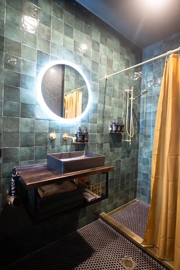 ****  The Intrepid Hotel Wellington New Zealand